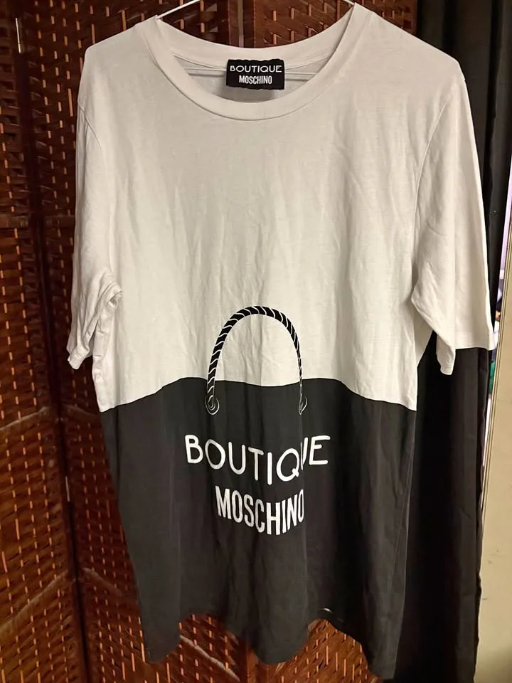 Boutique Moschino Tshirt Blanc. Black And White. Size Large/xl thumbnail