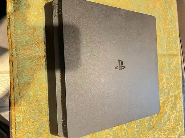 Sony PlayStation 4 Slim 500GB Black - photo 2