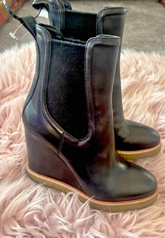 Veronica Beard Leather Wedges