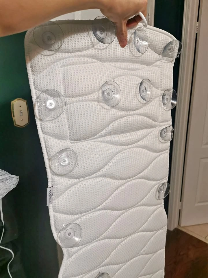 Full Spa Bath Pillow with Non-Slip Suction Cups - photo 2