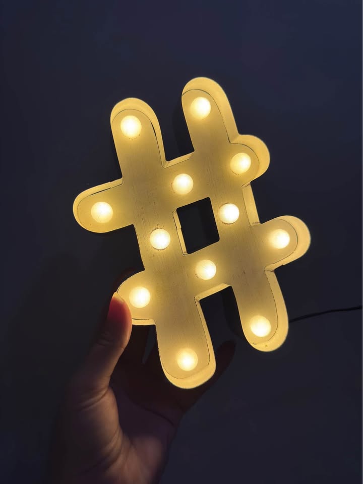 Shabby chic white hashtag light - photo 3