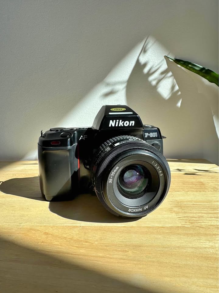 Nikon F-801 AF film camera, with bag and flash