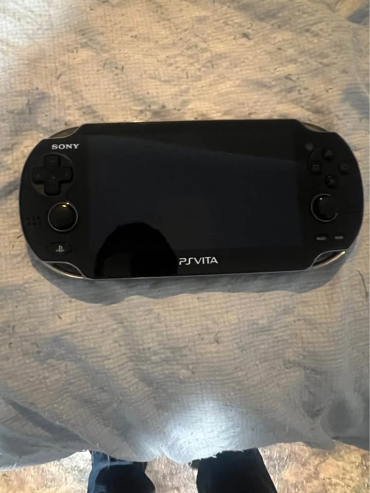 PSVita Model 1001 Sold ,PS2 Autographs & Hockey Puck - photo 2
