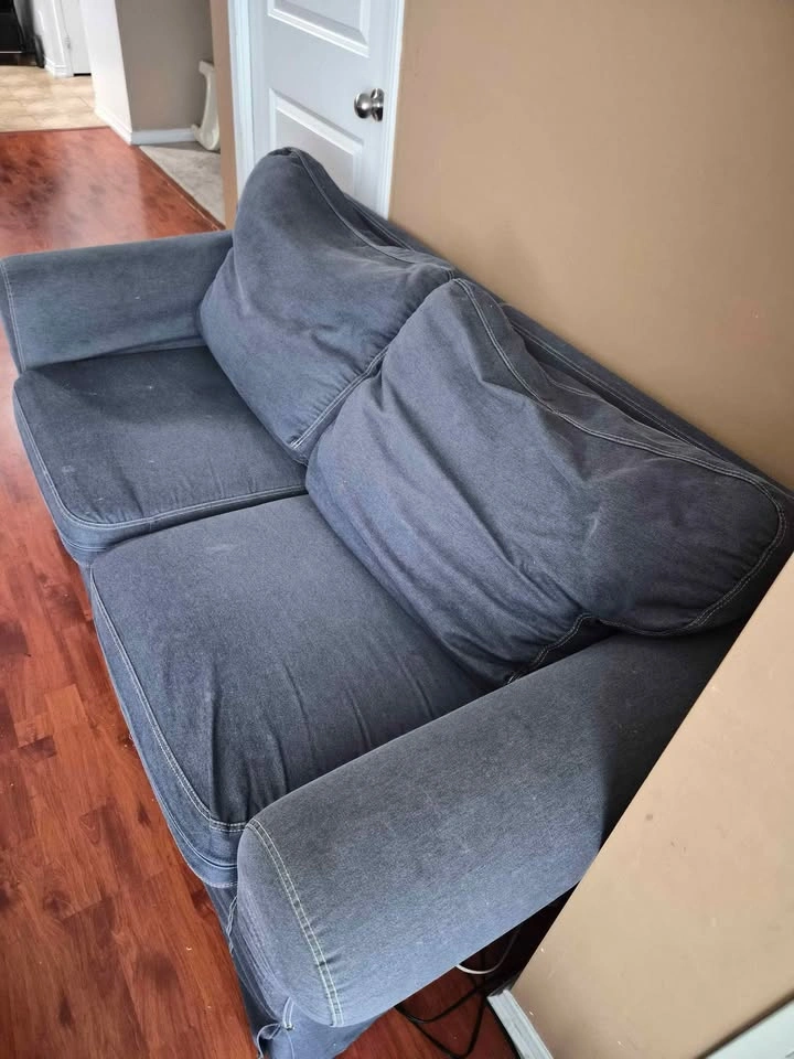 Comfortable 2 Seater Sofa - photo 3