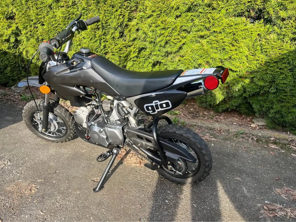Brand New Gio 70cc Dirt Bike – Electric Start – Mint Condition - photo 2