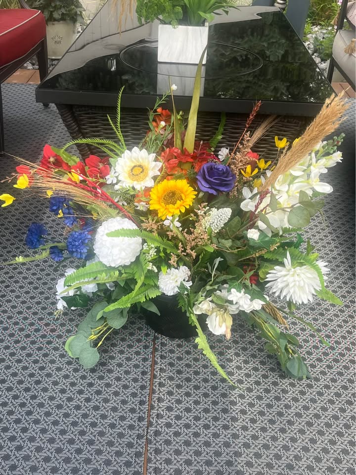 Wedding flowers and bouquets - photo 2