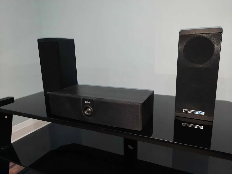 Speakers for Home Theater. Front or rear plus center image indicator(2)