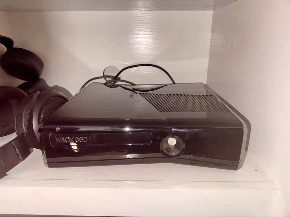 Xbox 360 Console Bundle w/ 2 Controllers & 10 Games