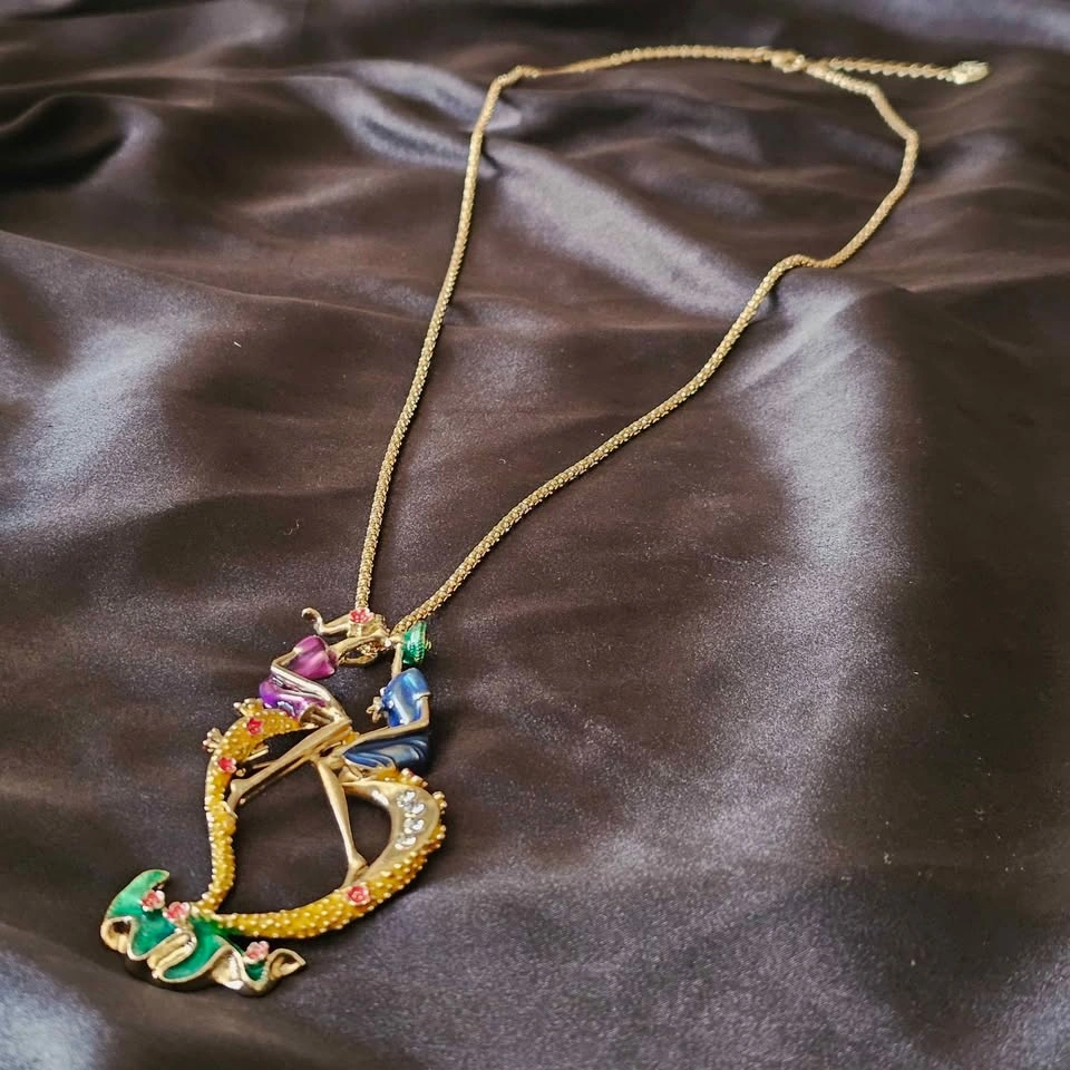Betsey Johnson Necklace Brooch Lovers Kiss Heart Convertible Jew - photo 2