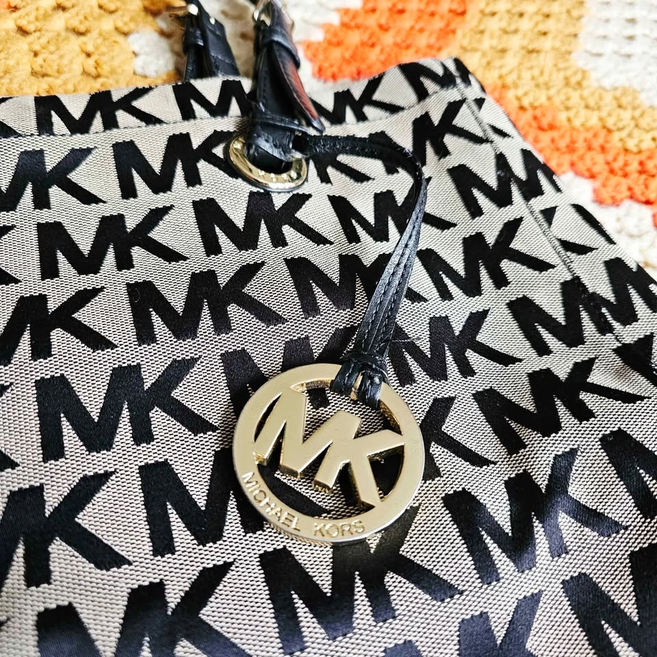 Michael Kors Signature Monogram Jet Set Shoulder Tote Bag Black - photo 2