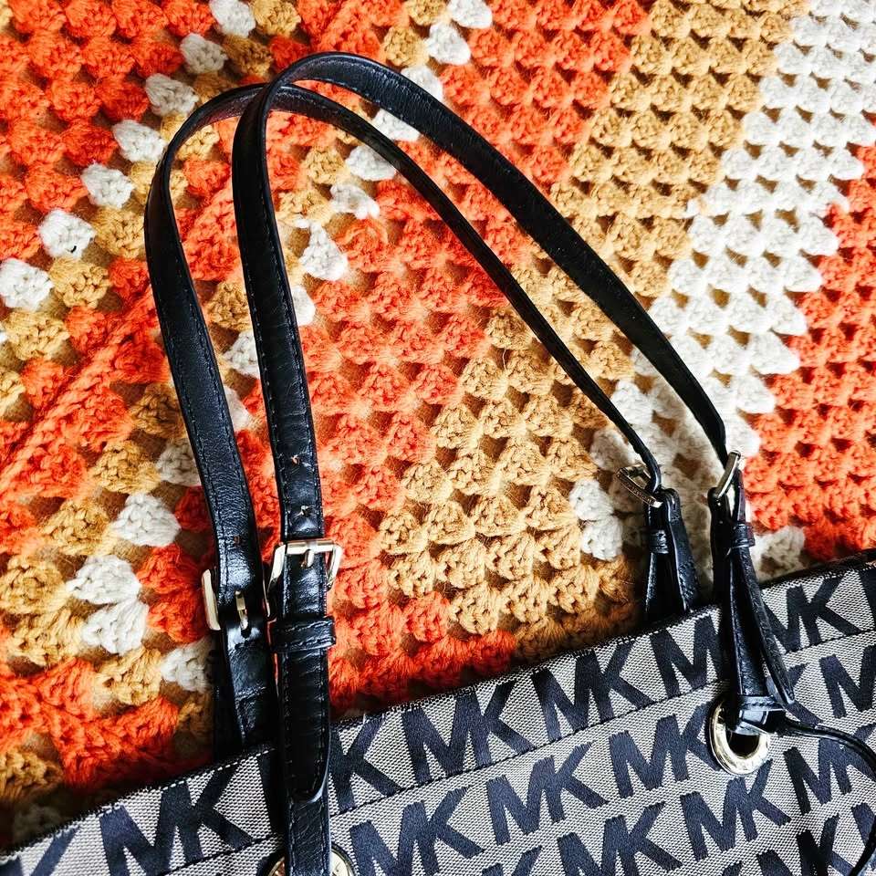 Michael Kors Signature Monogram Jet Set Shoulder Tote Bag Black - photo 3