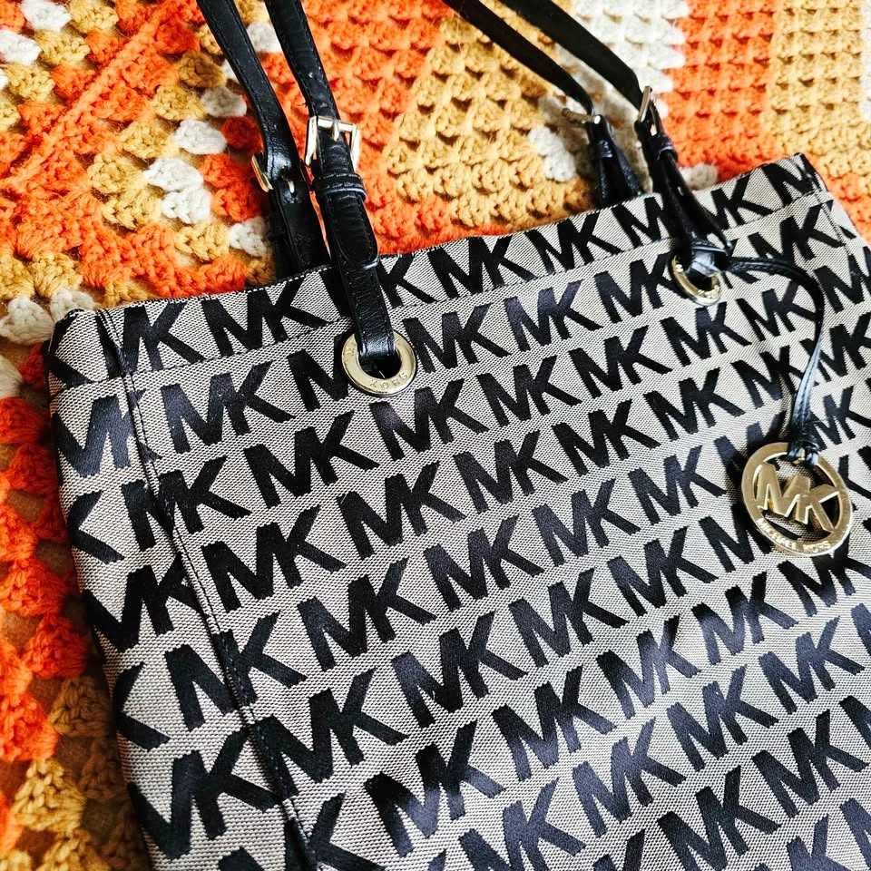 Michael Kors Signature Monogram Jet Set Shoulder Tote Bag Black - photo 4