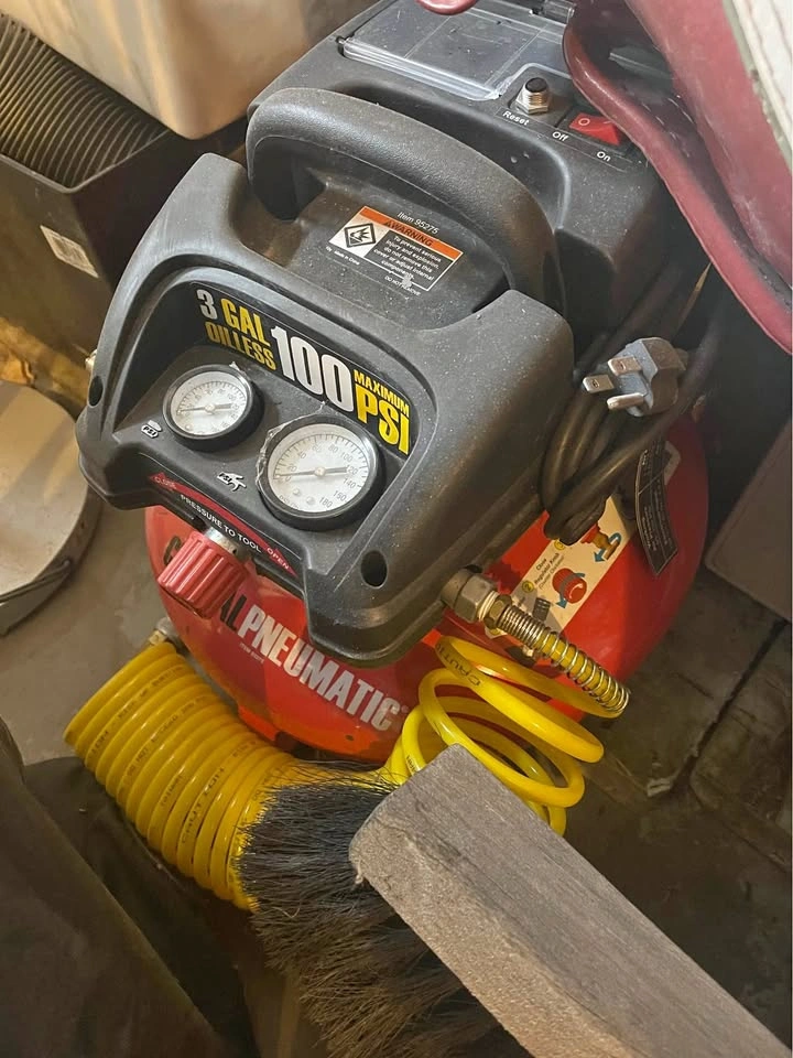 Central Pneumatic 3 Gallon Air 100psi Compressor
