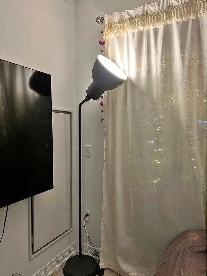 Floor lamp