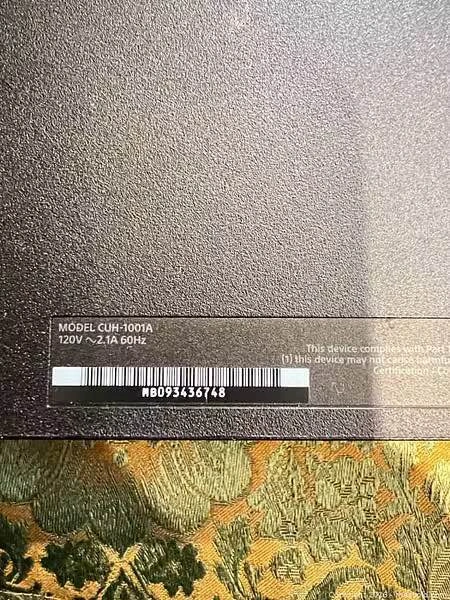 PlayStation 4 (PS4) Console CUH-1001A 500GB - Black - photo 2