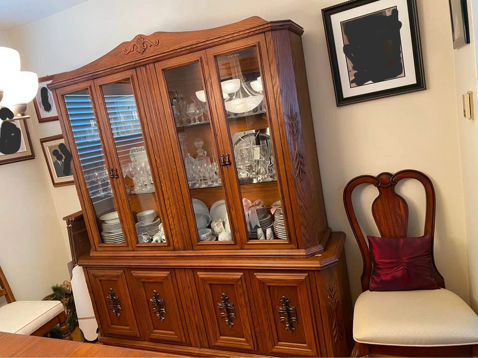 Solid Wood Dining Set + Hutch – Seats 6 - photo 2