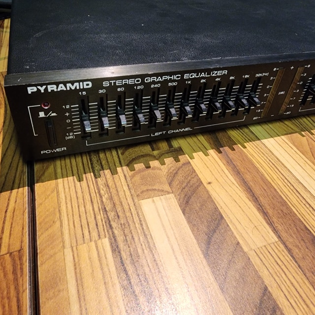 Pyramid Equalizer SEA-6600 RCA 12 Band EQ
