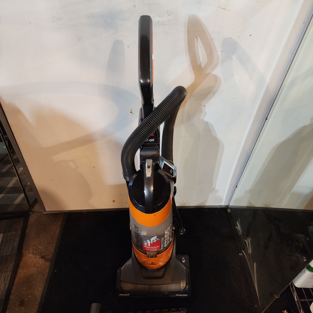 Bissell Vacuum Cleaner - Orange Lift-Off Stand Up - photo 2