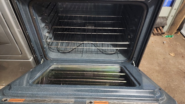 Whirlpool Electric Range Glass Top Oven - Black Stainless - photo 4