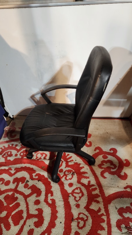 Black Leather-Like Rolling Office Chair - photo 3