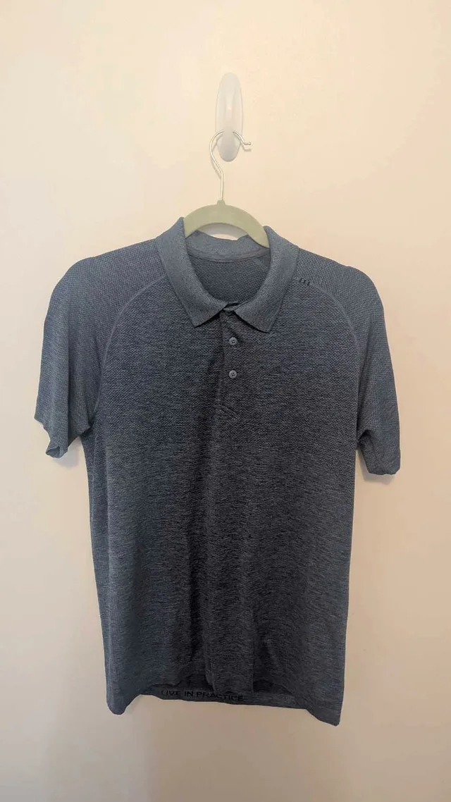 Men's Lululemon M Blue Tech Golf Polo thumbnail
