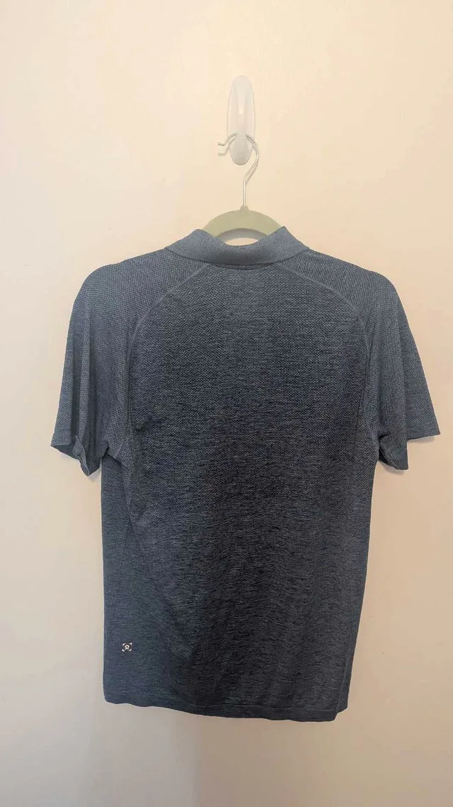 Men's Lululemon M Blue Tech Golf Polo image indicator(2)