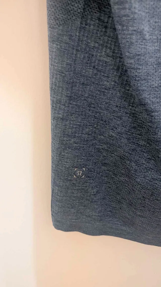 Men's Lululemon M Blue Tech Golf Polo image indicator(3)