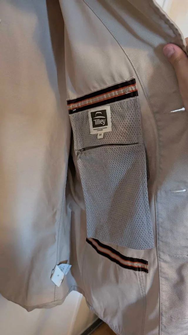 Tilley Men's Medium Beige Canada Made Jacket image indicator(3)