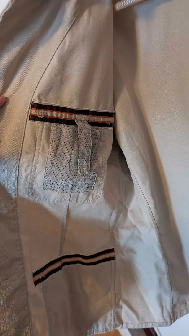 Tilley Men's Medium Beige Canada Made Jacket image indicator(4)