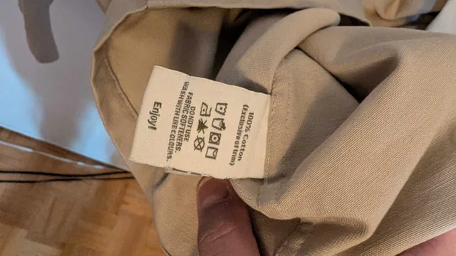 Tilley Men's Medium Beige Canada Made Jacket image indicator(6)