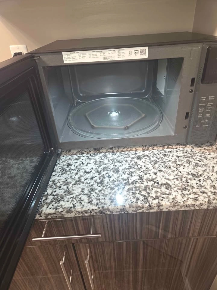 LG NeoChef Microwave (Smart Inverter) – Sleek & Powerful! - photo 4