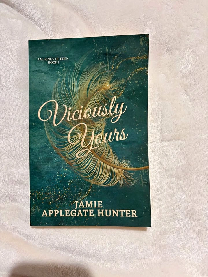 Viciously Yours by Jamie Applegate Hunter