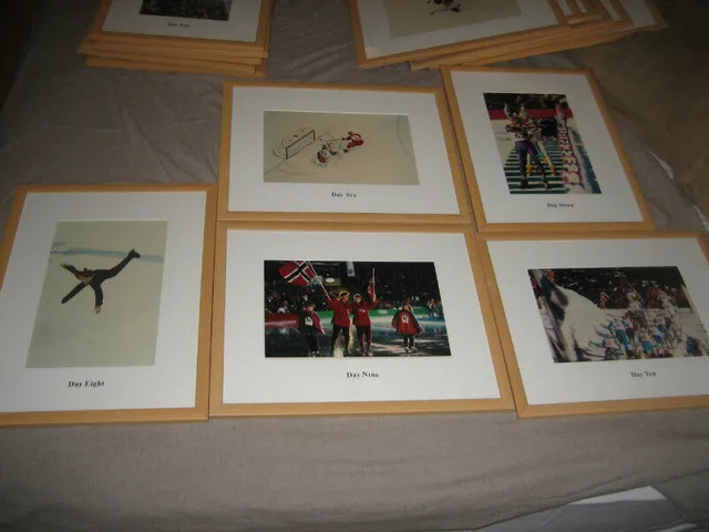 Lillihammer Olymp Framed Photos + Bobblehead image indicator(2)