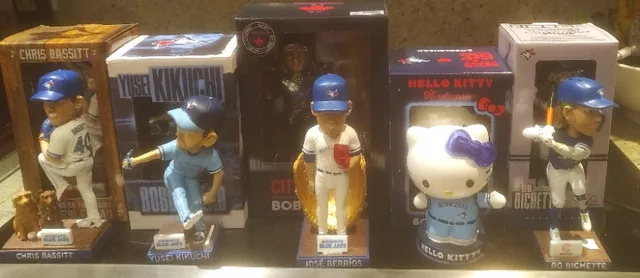 Lillihammer Olymp Framed Photos + Bobblehead image indicator(8)