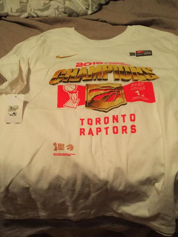 Raptors/Jays/Leafs Memorabilia - Signed Items & Bobbleheads image indicator(8)