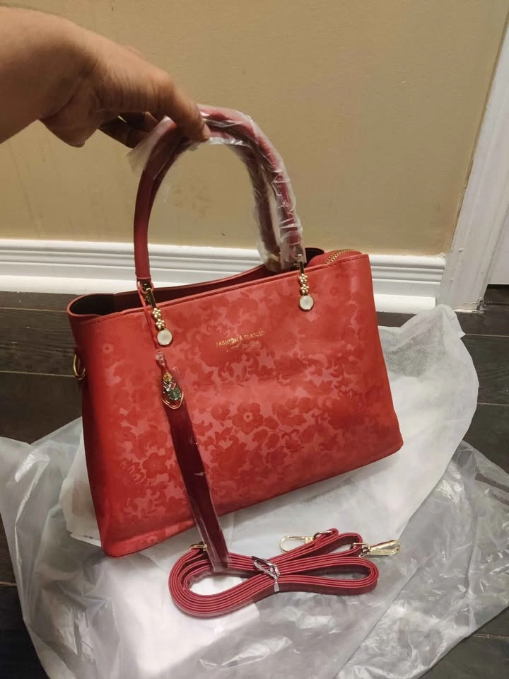 Brand new Large capacity red color beautiful hand bag for women - photo 4