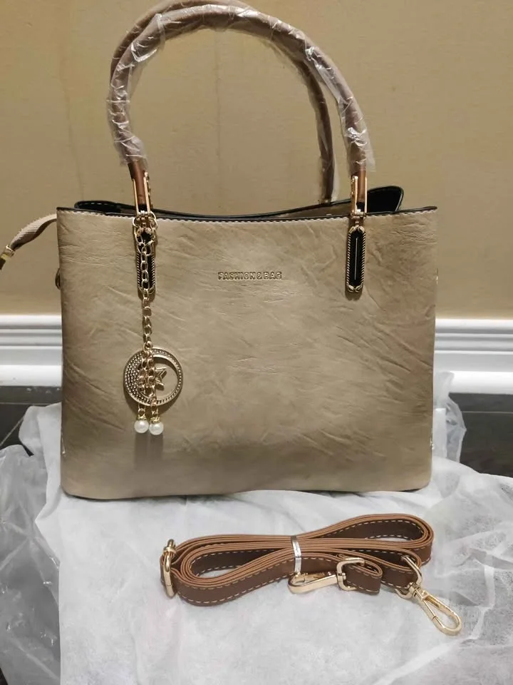 Brand new large capacity khaki color beautiful hand bag for wome - photo 5