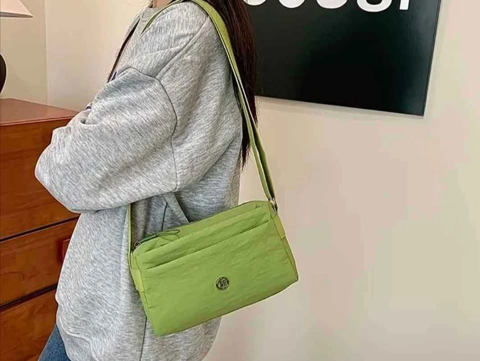 Brand new multiple compartments green color small handbag for wo - photo 2