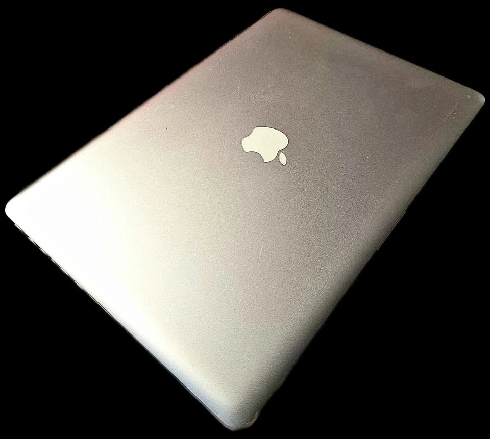 Mac Pro, 15 inch Model A1286 for Parts or Repair! Needs fixing