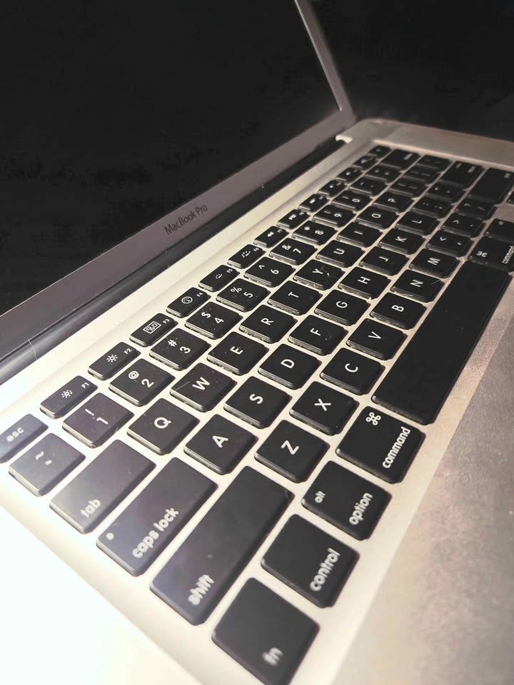 Mac Pro, 15 inch Model A1286 for Parts or Repair! Needs fixing - photo 3