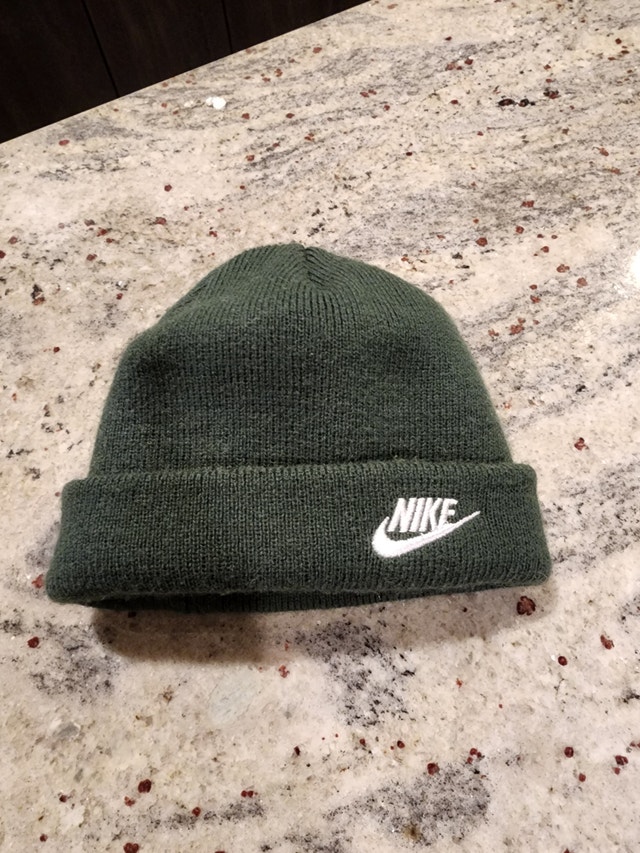 Green Infant Hat - Very Good Condition