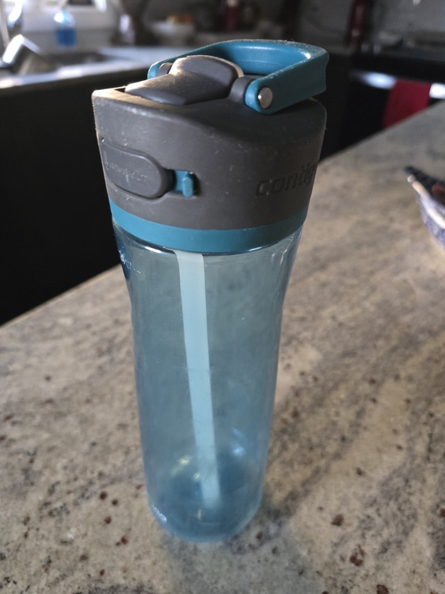 Contigo 24 oz water bottle - photo 2
