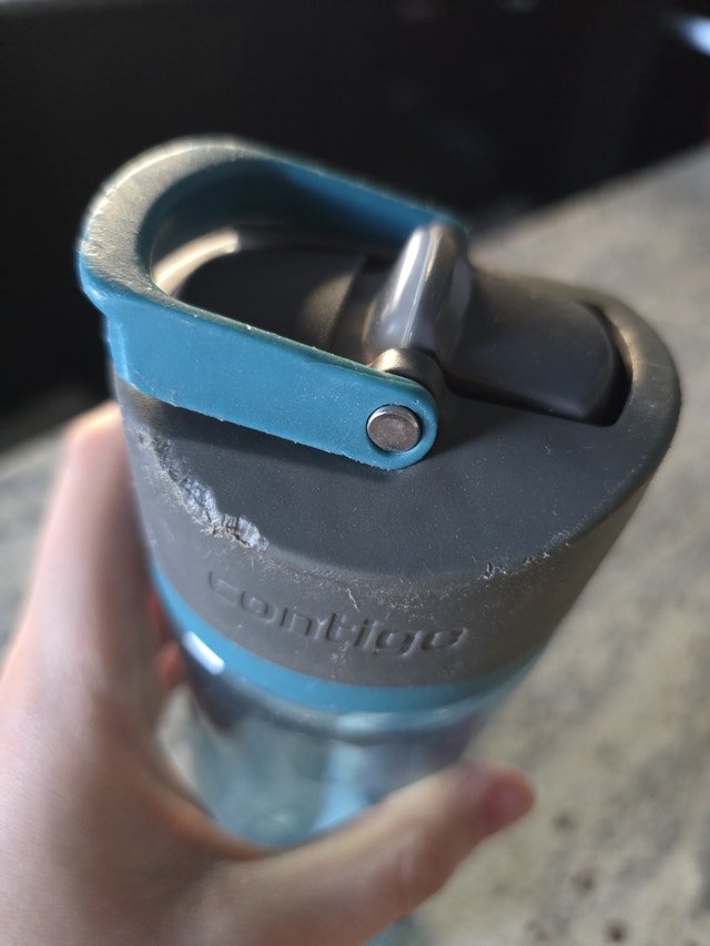 Contigo 24 oz water bottle - photo 4