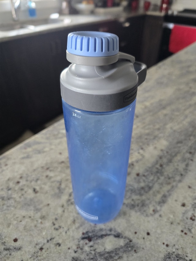 Water bottle 24 oz