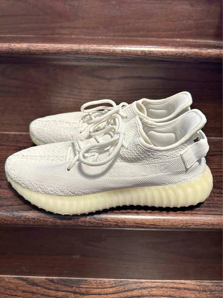 Adidas Yeezy men’s shoes size 9