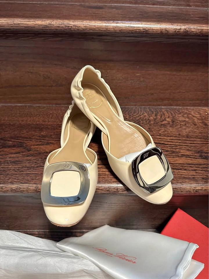 Roger Vivier women flats shoes 38.5