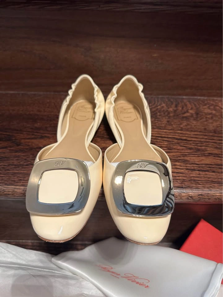 Roger Vivier women flats shoes 38.5 - photo 3