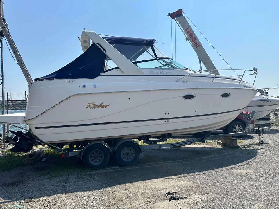 2004 RINKER fiesta vee 270 - photo 2