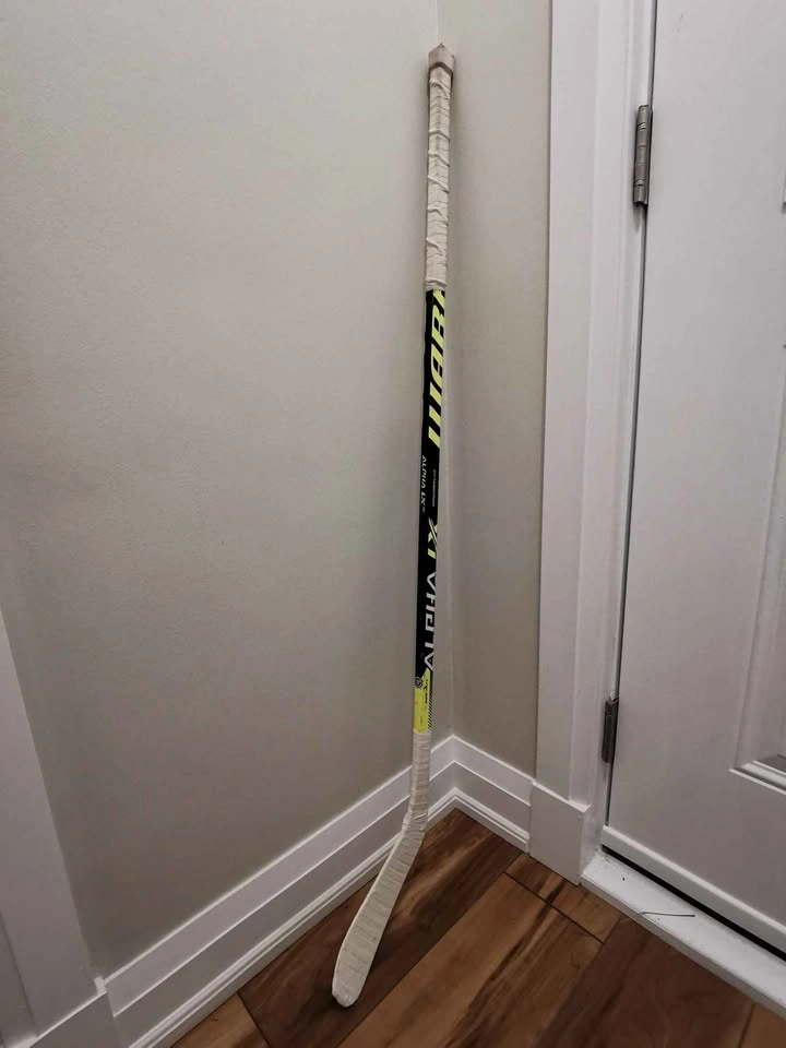 Warrior Alpha LX 40 Grip Junior Hockey Stick - photo 2