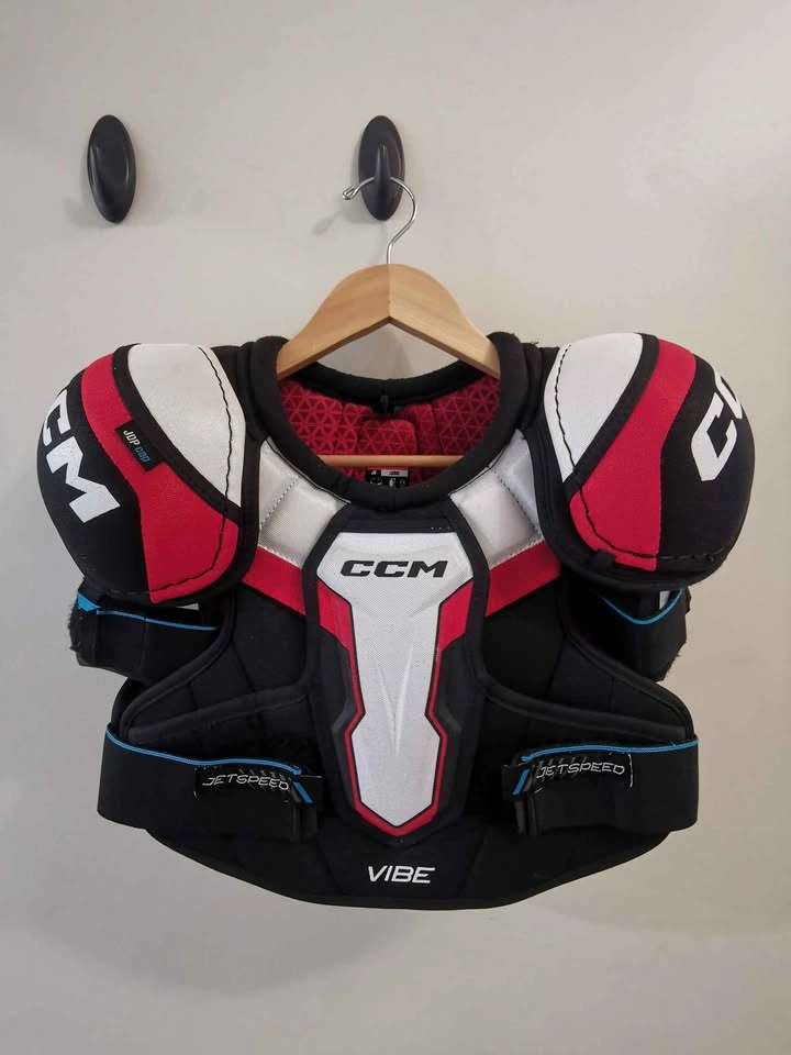 Hockey Equipment Set (Shoulder Pads, Elbow Pads, Shin Guards, Pa - photo 3